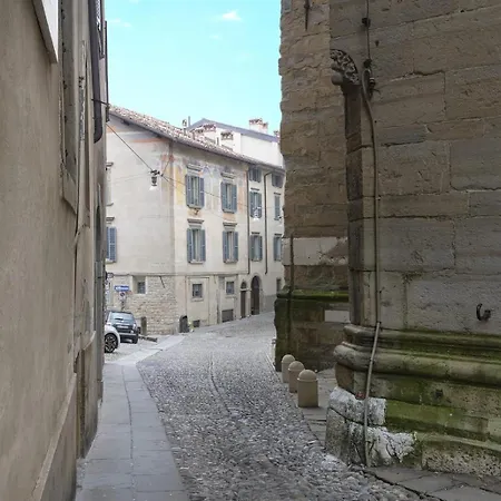 Apartment A Casa Di Ross Bergamo